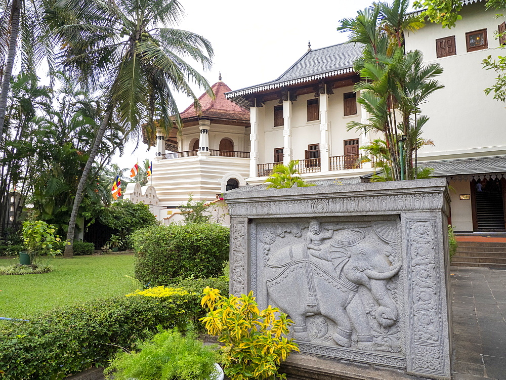 Sri Dalada Maligawa (Temple of the Sacred Tooth Relic), UNESCO World Heritage Site, Kandy, Sri Lanka, Asia