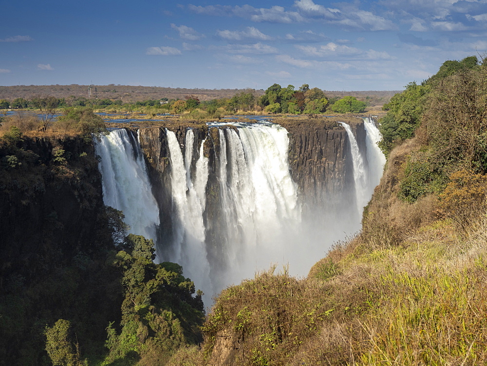 View of Victoria Falls on the Zambezi River, UNESCO World Heritage Site, straddling the border of Zambia and Zimbabwe, Africa