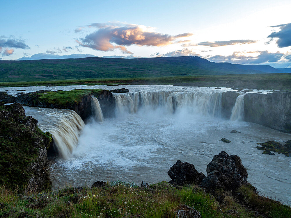 Godafoss (Waterfall of the Gods), Skjalfandafljot River, Baroardalur district, Iceland, Polar Regions