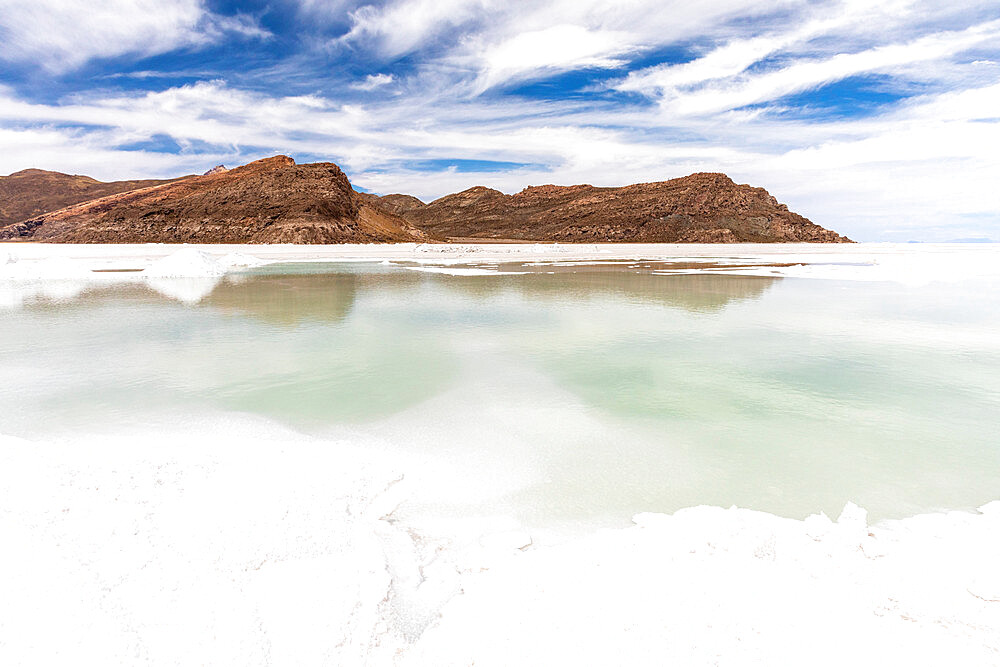 The salt flats near Coqueza, a small town near the Thunupa Volcano, Salar de Uyuni, Daniel Campos Province, Bolivia, South America