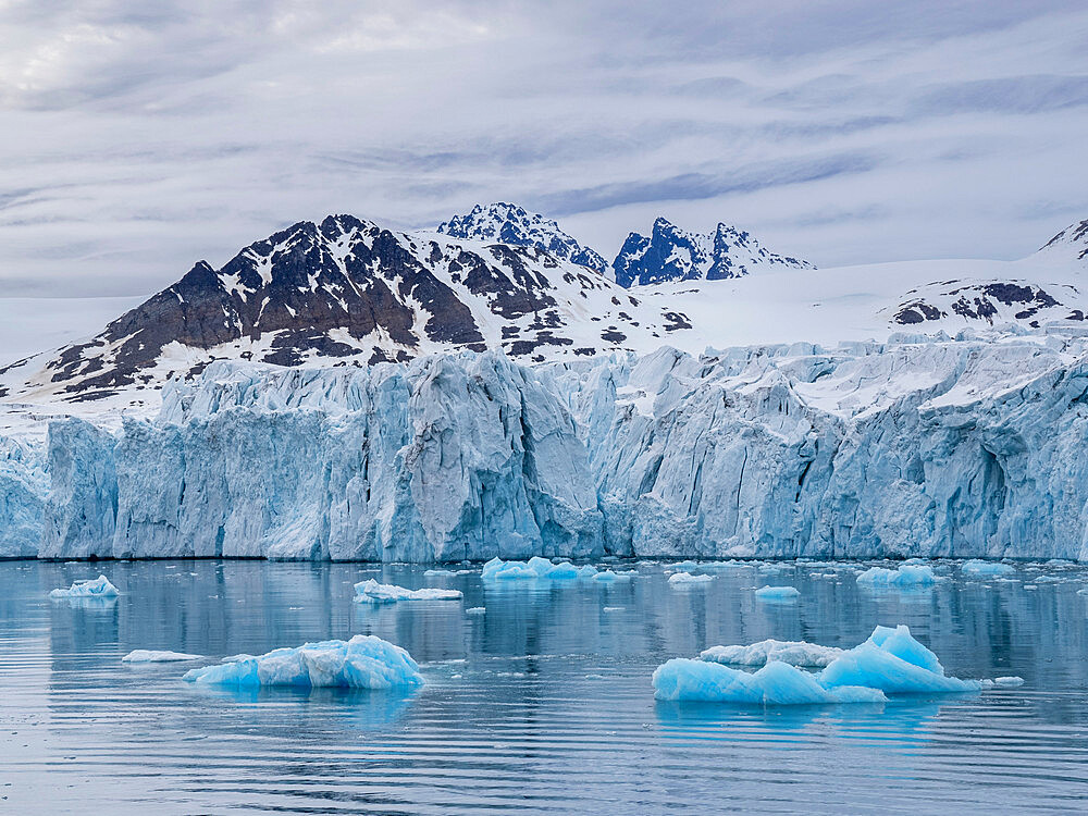 A view of the tidewater glacier face at Fjortende Julibukta (14th of July Glacier), Svalbard, Norway, Europe