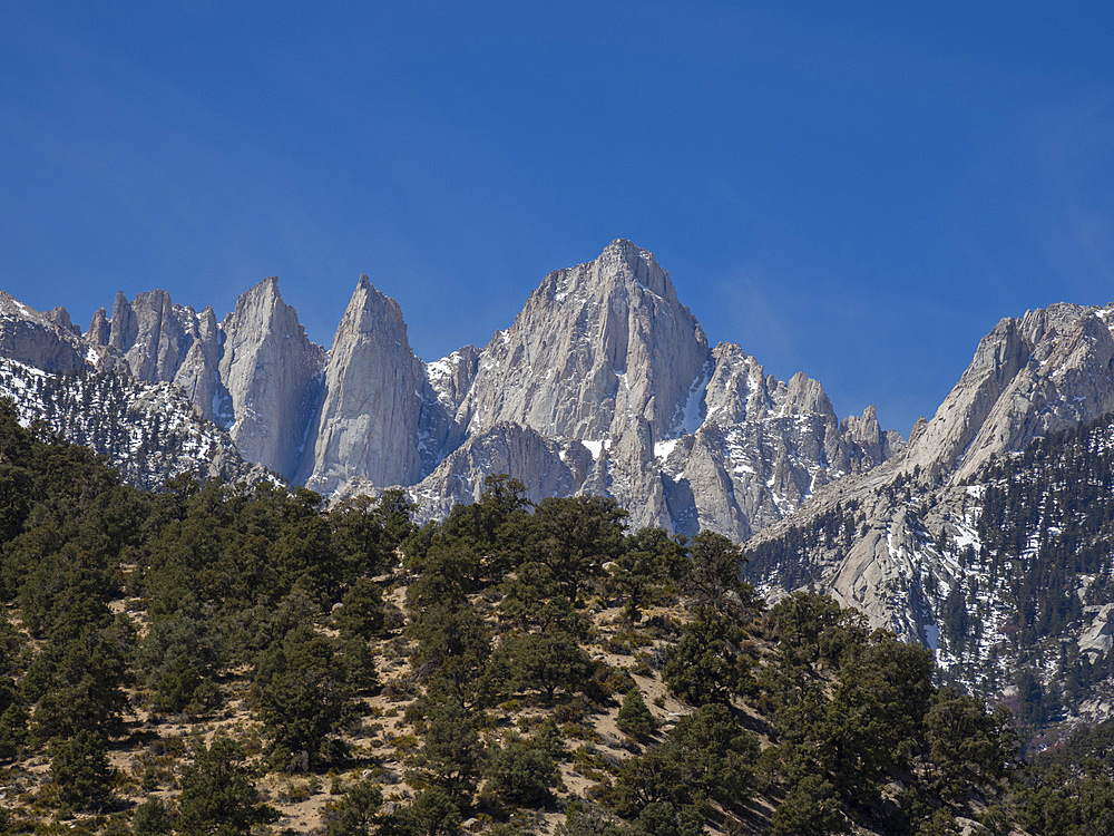 Mount Whitney, the tallest mountain in the contiguous U.S., Eastern Sierra Nevada Mountains, California, USA.