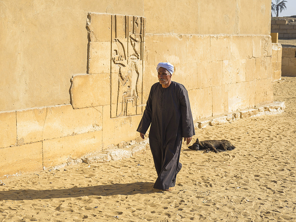 Egyptian Guide in Saqqara, part of the Memphite Necropolis, UNESCO World Heritage Site, Egypt, North Africa Africa