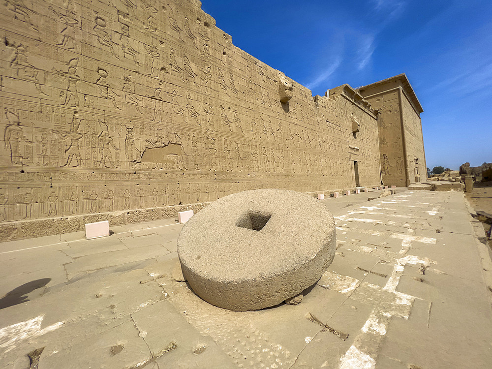 Exterior view of the Temple of Hathor, Dendera Temple complex, Dendera, Egypt, North Africa, Africa