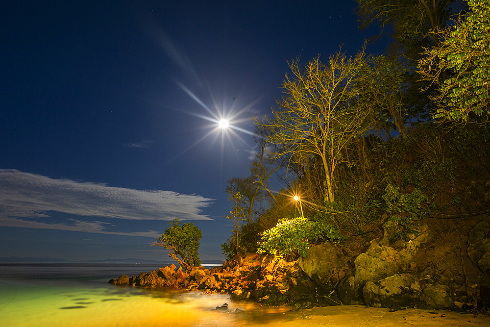 Full moon at Murex Bangka Dive Resort, Bangka Island, near Manado Sulawesi, Indonesia, Southeast Asia, Asia