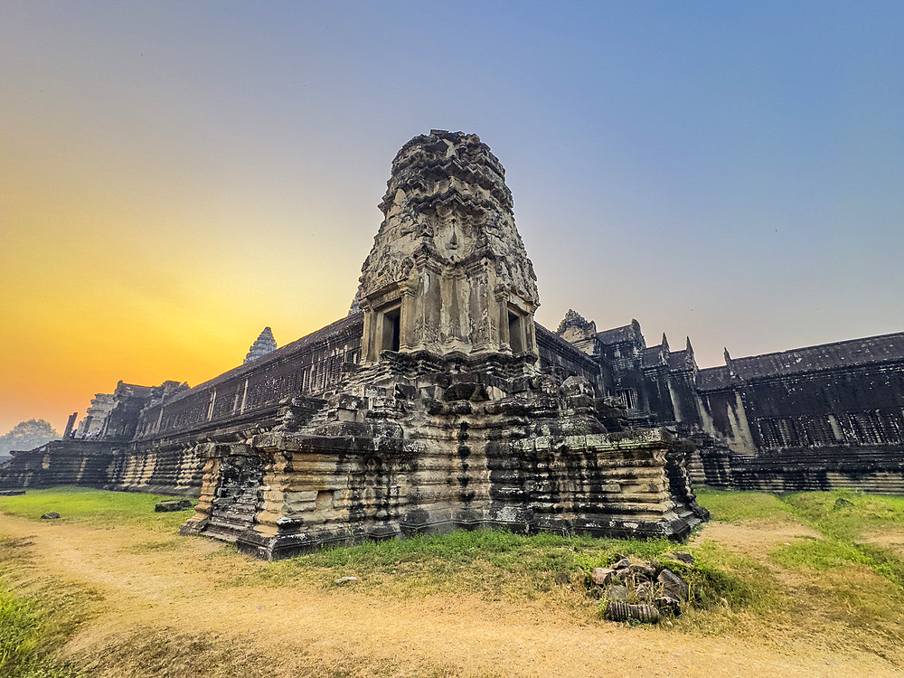 Angkor Wat, UNESCO World Heritage Site, a Hindu-Buddhist temple complex near Siem Reap, Cambodia, Indochina, Southeast Asia, Asia