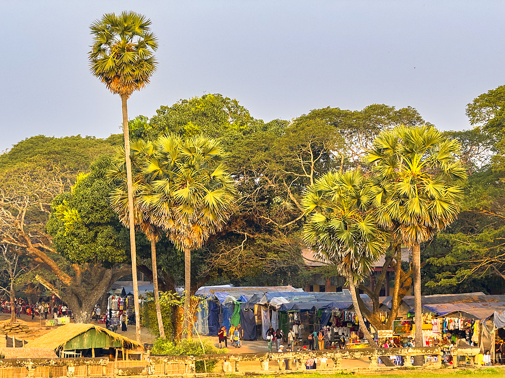 Angkor Wat, UNESCO World Heritage Site, a Hindu-Buddhist temple complex near Siem Reap, Cambodia, Indochina, Southeast Asia, Asia