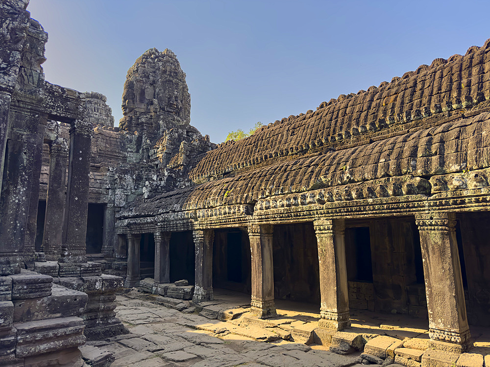 Bayon, the late 12th century state temple of king Jayavarman VII, UNESCO World Heritage Site, standing in the middle of Angkor Thom, Cambodia, Indochina, Southeast Asia, Asia