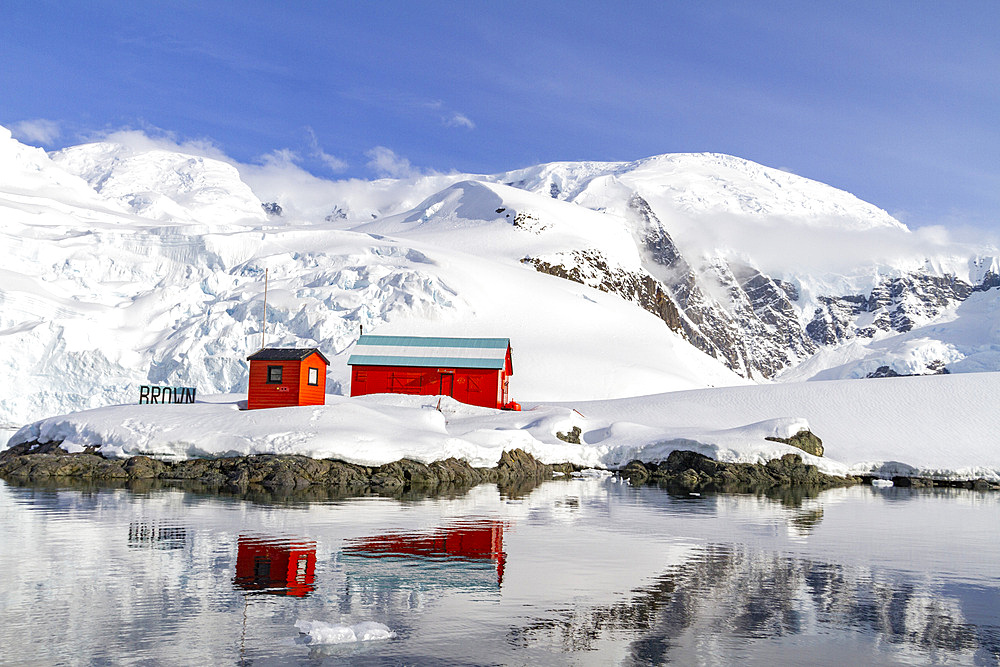 View of the Argentine base Almirante Brown, named after Guillermo Brown of the Argentine Navy, Paradise Bay, Antarctica, Polar Regions