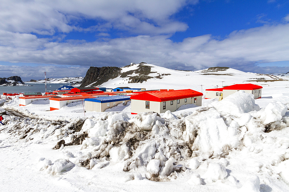 Views of the Chilean research base Presidente Eduardo Frei Montalva, Antarctica, Southern Ocean, Polar Regions