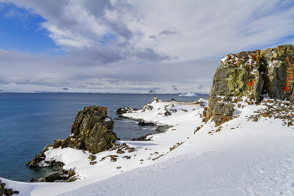 View of snow-covered Half Moon Island in the South Shetland Group, Antarctica, Southern Ocean, Polar Regions