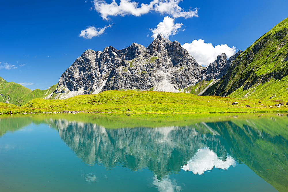 Eissee, Oytal, behind Grosser Wilder, 2379m, Hochvogel and Rosszahn group, Allgäu Alps, Allgäu, Bavaria, Germany, Europe