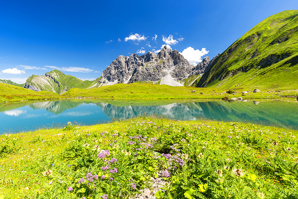 Eissee, Oytal, behind Grosser Wilder, 2379m, Hochvogel and Rosszahn group, Allgäu Alps, Allgäu, Bavaria, Germany, Europe