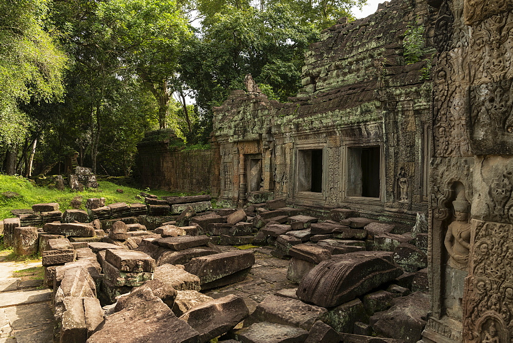 Temple courtyard littered with fallen stone blocks, Preah Khan, Angkor Wat, Siem Reap, Siem Reap Province, Cambodia