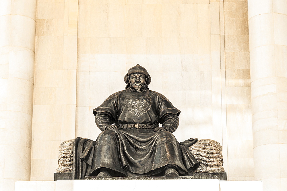 Chinggis Khan statue at Sukhbaatar Square, Ulaanbaatar, Ulaanbaatar, Mongolia