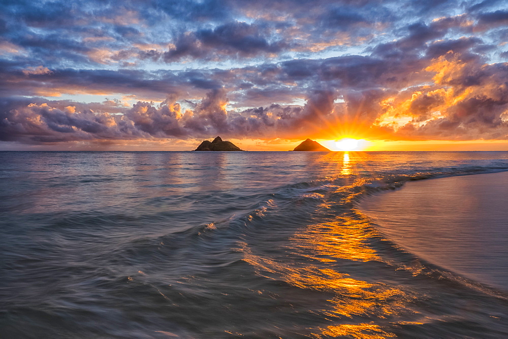 Sunrise over Lanikai Beach, Oahu, Hawaii, United States of America