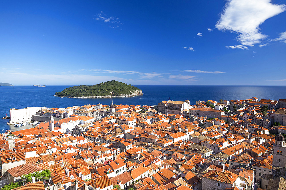 The Walls of Dubrovnik surround the old city of Dubrovnik and provide stunning scenery and vantage points around the city; Dubrovnik, Dubrovacko-neretvanska zupanija, Croatia