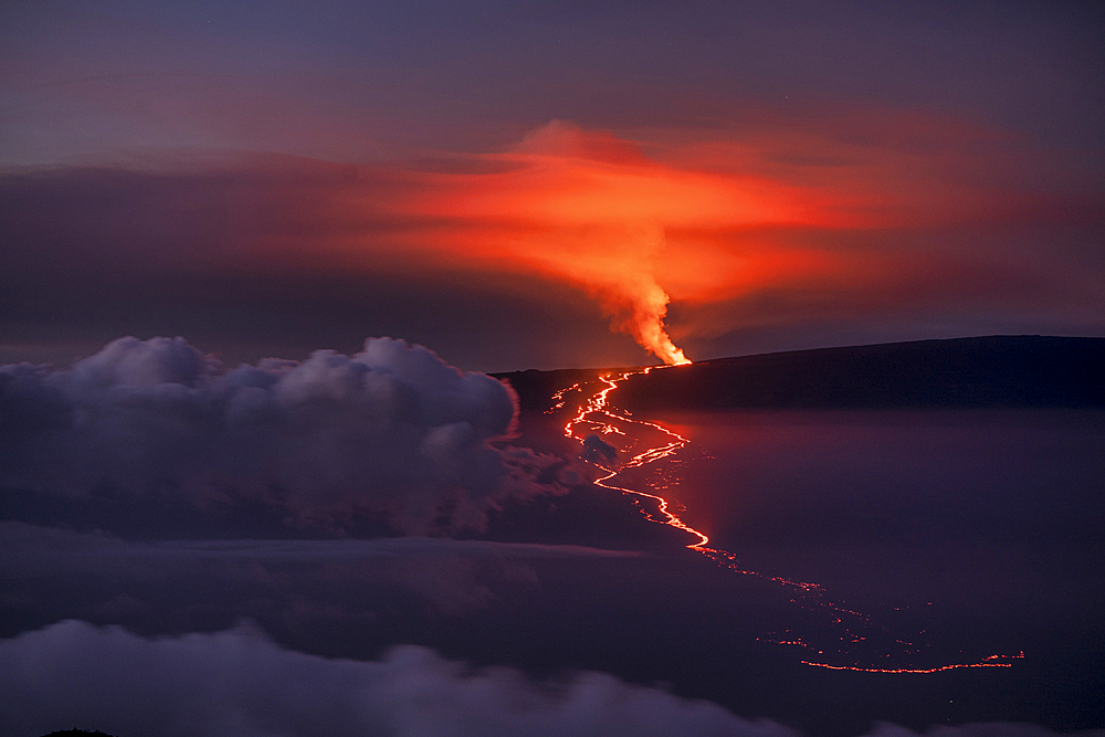 Spectacular overview of the 2022 eruption and lava flow of Mauna Loa Volcano (Moku‘āweoweo, the world's largest active volcano) on the Big Island of Hawaii, Island of Hawaii, Hawaii, United States of America