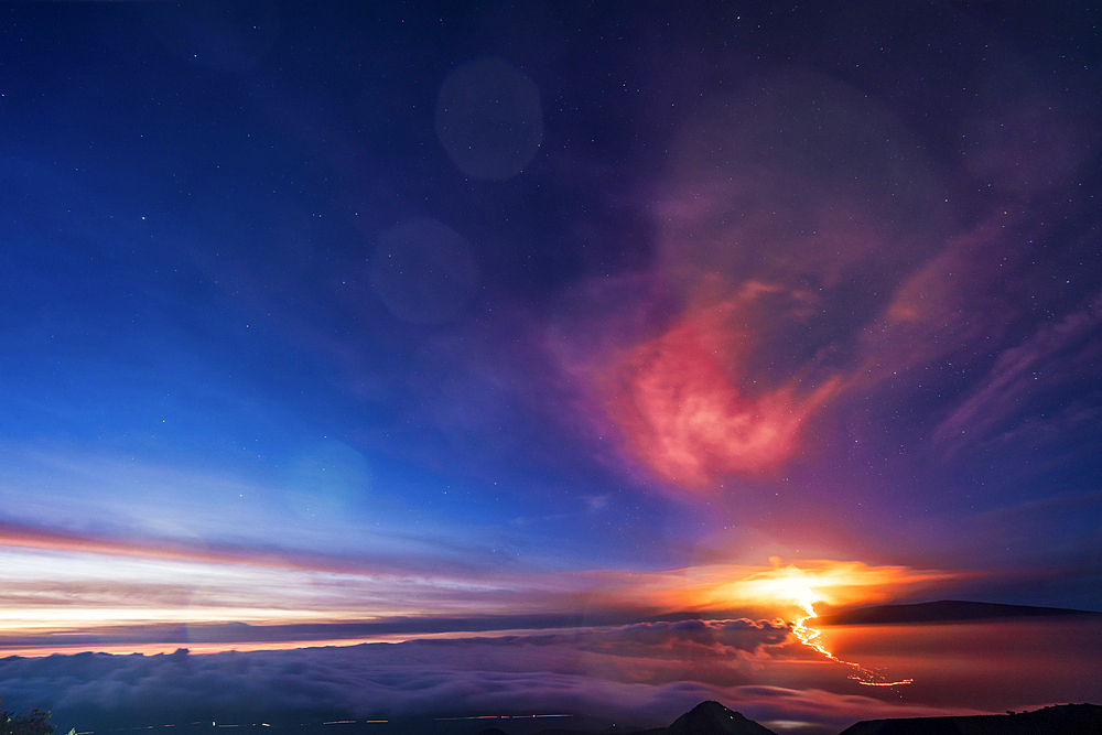 Mauna Loa Volcano lava flow on the Big Island of Hawaii, USA, Island of Hawaii, Hawaii, United States of America