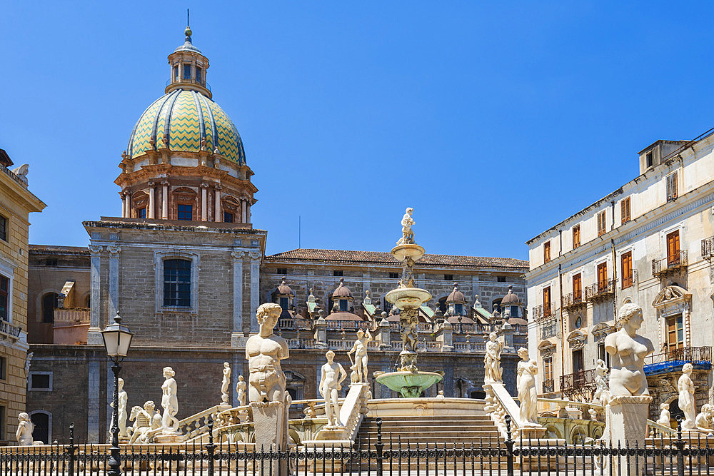 Statues and Fontana Pretoria (Fontana della Vergogna) in Palermo, Sicily, Italy, Sicily, Italy