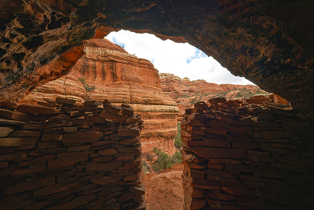 Ruins from previous people groups in the Subway cave area of Sedona, Arizona, USA, Sedona, Arizona, United States of America