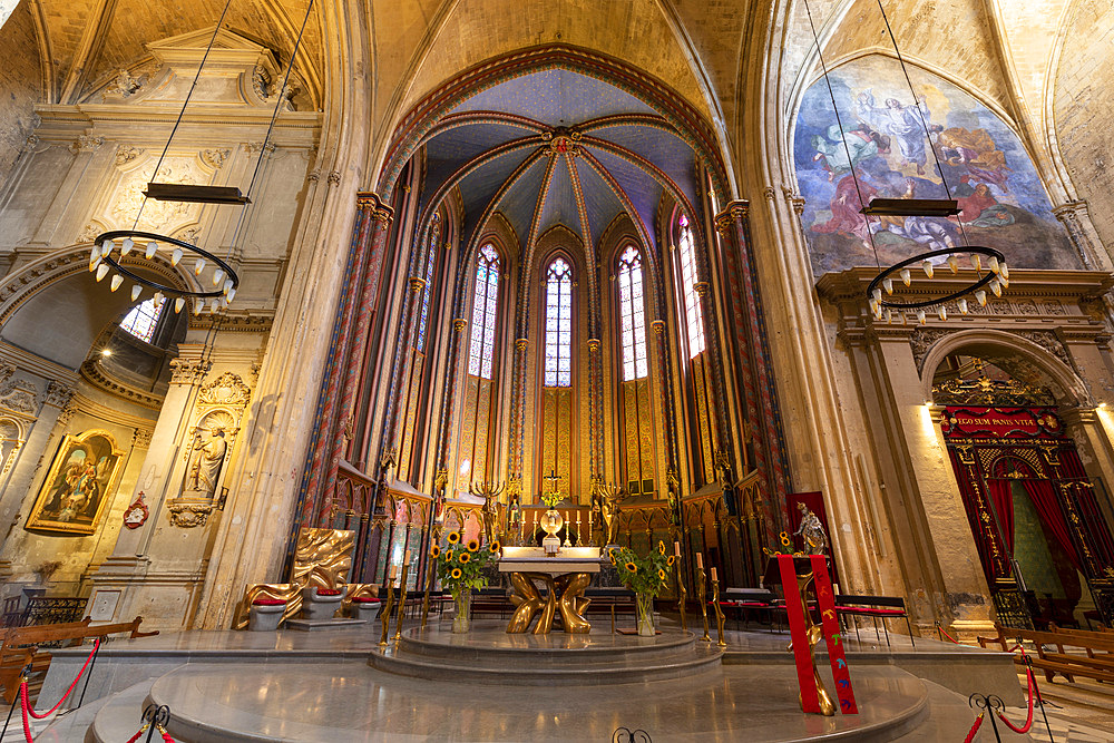 Interior of Aix Cathedral, Aix-en-Provence, Bouches-du-Rhone, Provence-Alpes-Cote d'Azur, France, Western Europe