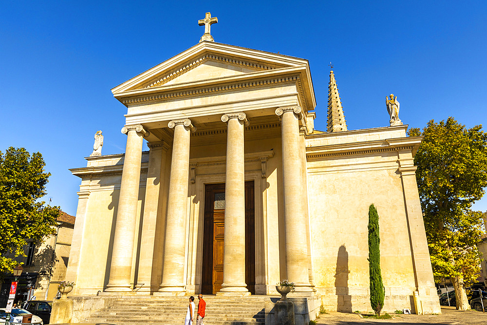 Eglise Catholique Collegiale Saint-Martin, Saint-Remy-de-Provence, Bouches du Rhone, Provence-Alpes-Cote d'Azur, France, Western Europe