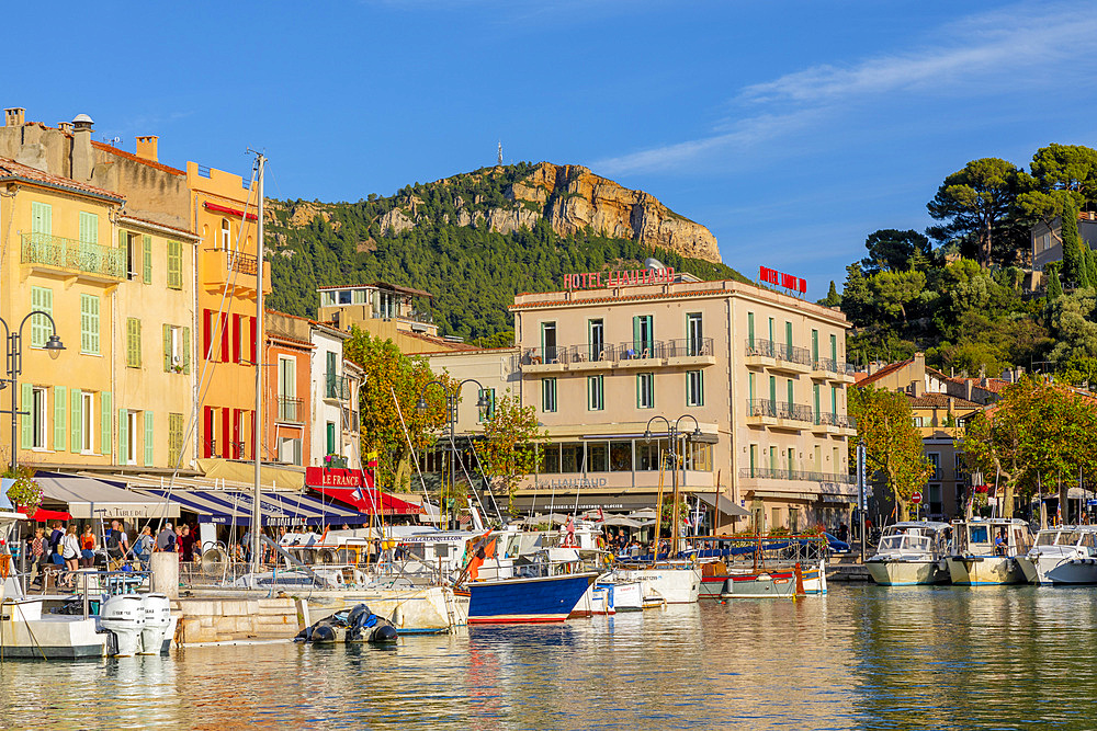 The Harbour at Cassis, Cassis, Bouches du Rhone, Provence-Alpes-Cote d'Azur, France, Western Europe