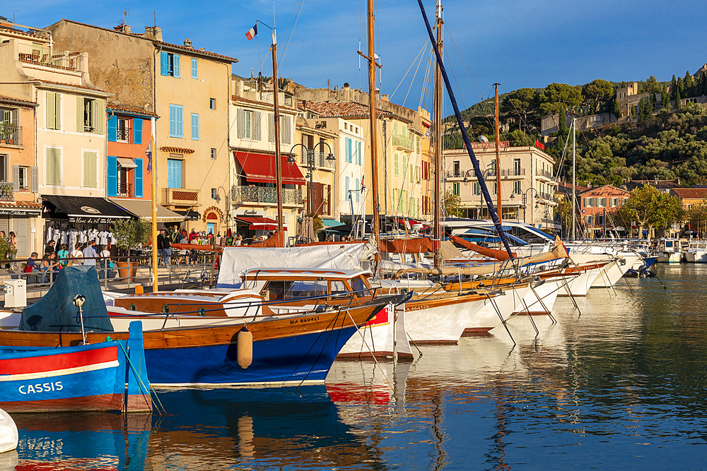 The Harbour at Cassis, Cassis, Bouches du Rhone, Provence-Alpes-Cote d'Azur, France, Western Europe