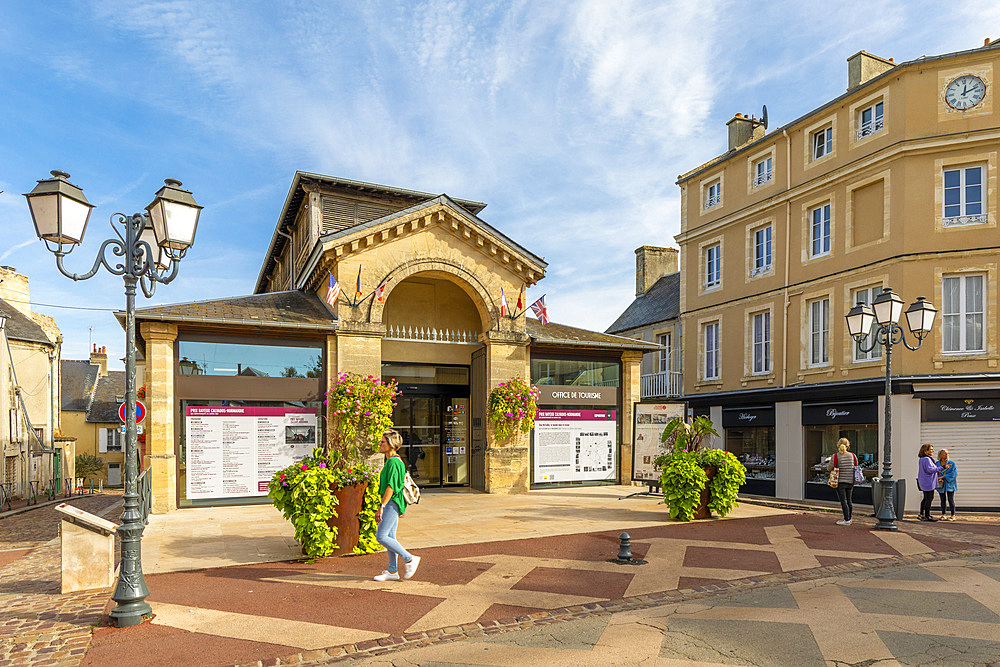 Bayeux City Centre, Bayeux, Normandy, France, Europe