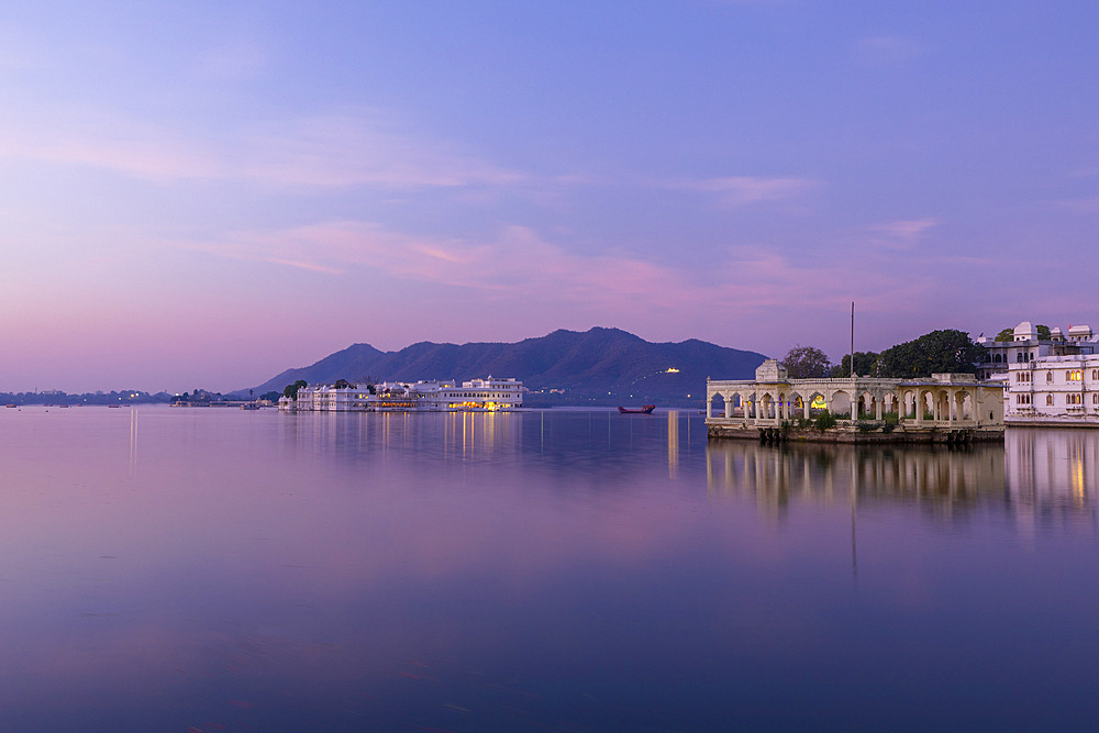 Dawn at the Lake Palace, Lake Pichola, Udaipur, Rajasthan, India, South Asia, Asia