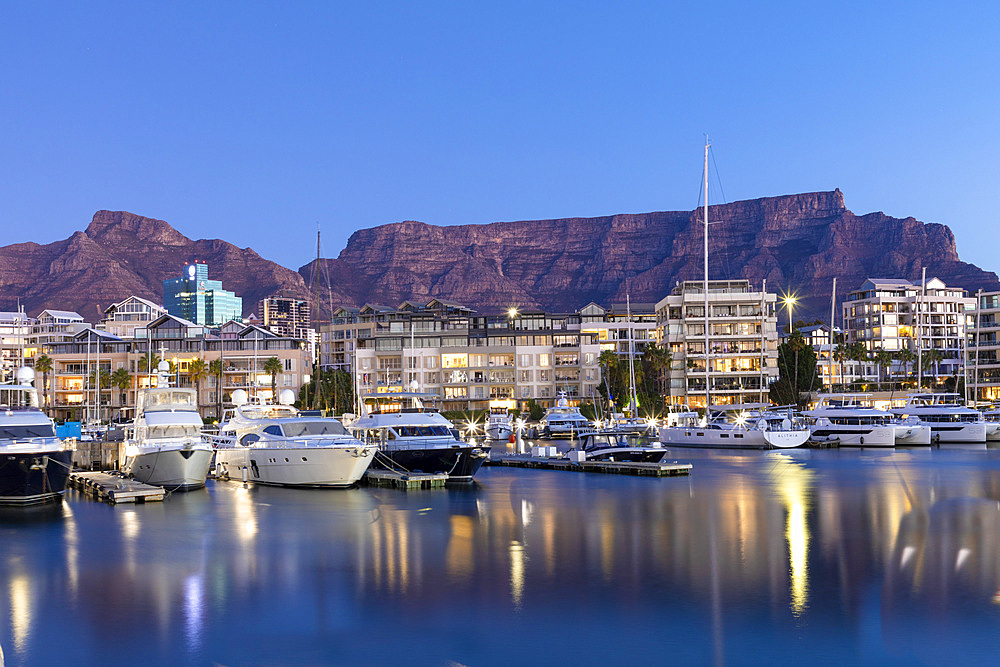 V&A (Victoria and Alfred) Waterfront and Table Mountain, Cape Town, Western Cape Province, South Africa, Africa