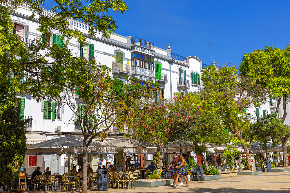 Shops and Restaurants on the Passeig de Vara de Rey, ibiza, Ibiza, Balearic Islands, Spain