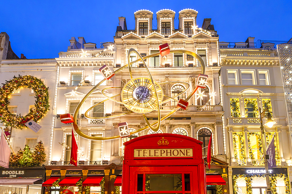 Cartier London New Bond Street Shop with Christmas Decorations, London, England, United Kingdom