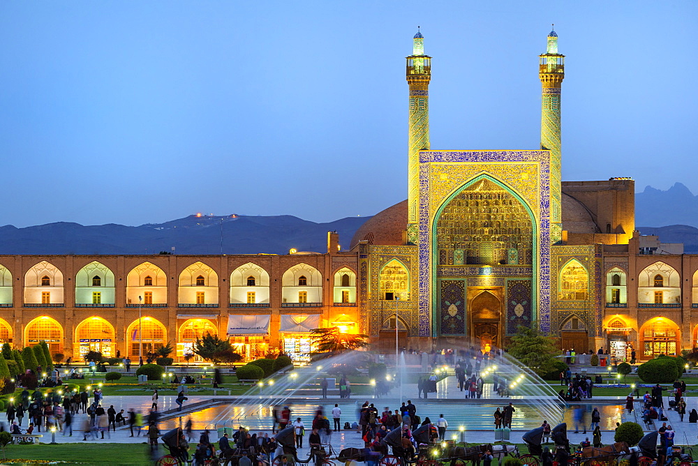 Masjed-e Imam Mosque at sunset, Maydam-e Iman square, UNESCO World Heritage Site, Esfahan, Iran, Middle East