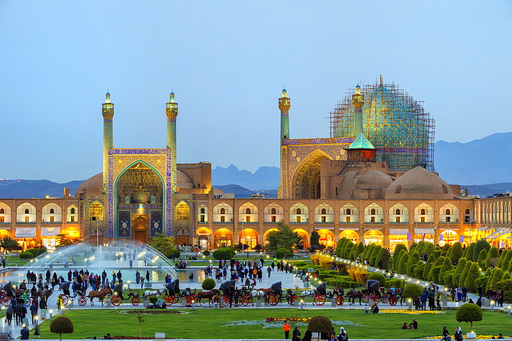 Masjed-e Imam Mosque at sunset, Maydam-e Iman square, UNESCO World Heritage Site, Esfahan, Iran, Middle East