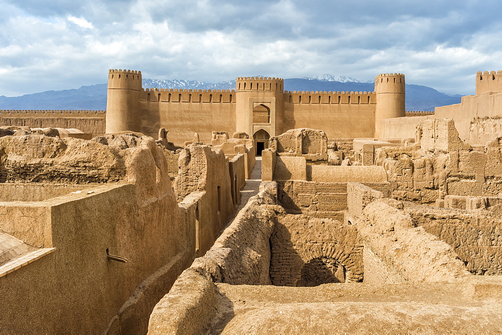 Ruins, towers and walls of Rayen Citadel, biggest adobe building in the world, Rayen, Kerman Province, Iran, Middle East