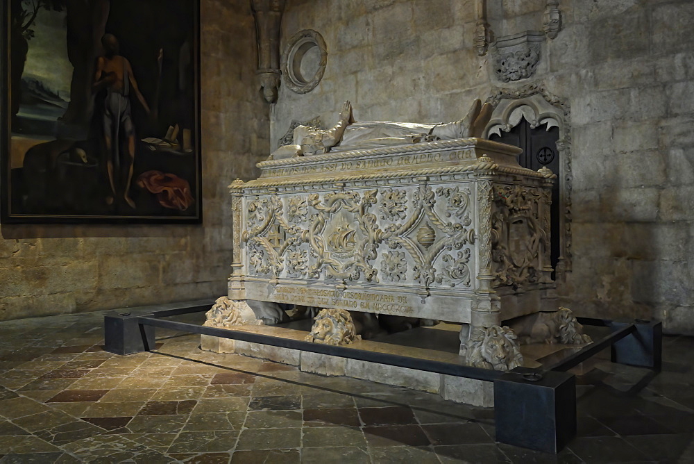 Vasco da Gama tomb, Church of Santa Maria de Belem, Monastery of the Hieronymites (Mosteiro dos Jeronimos), UNESCO World Heritage Site, Belem, Lisbon, Portugal, Europe