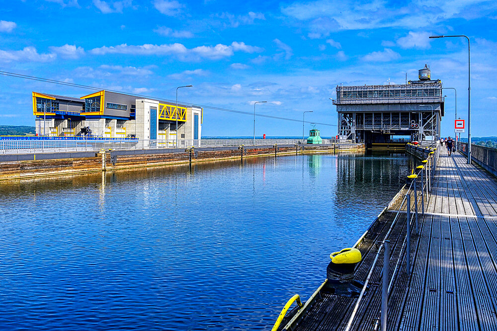 Old and new Niederfinow ship lift, Oder Havel Canal, Brandenburg, Germany, Europe