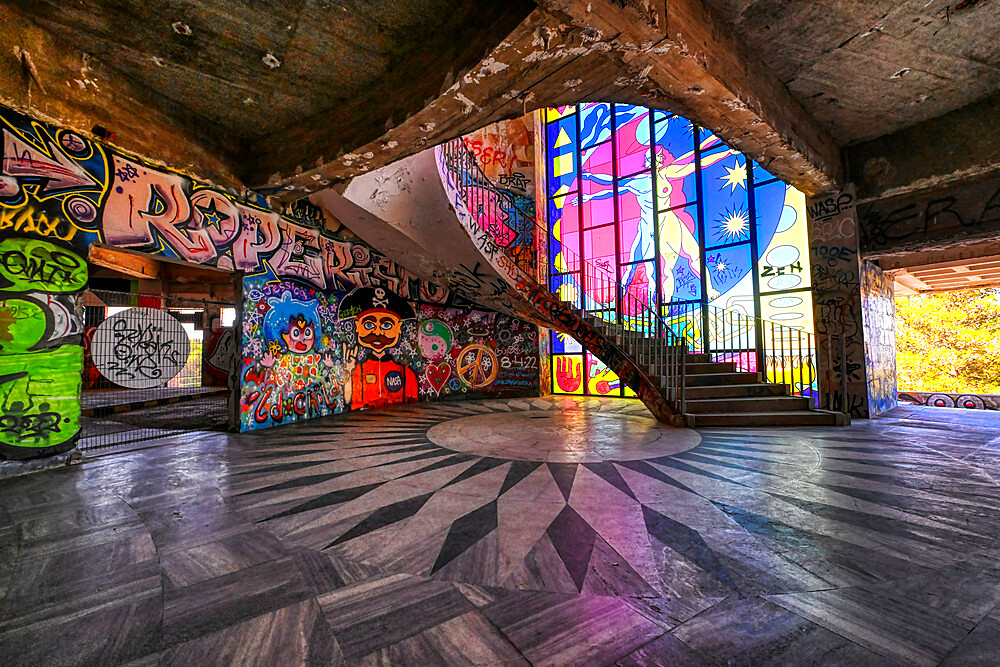 Stained glass window in the entrance of the former Panoramic restaurant, Monsanto, Lisbon, Portugal, Europe