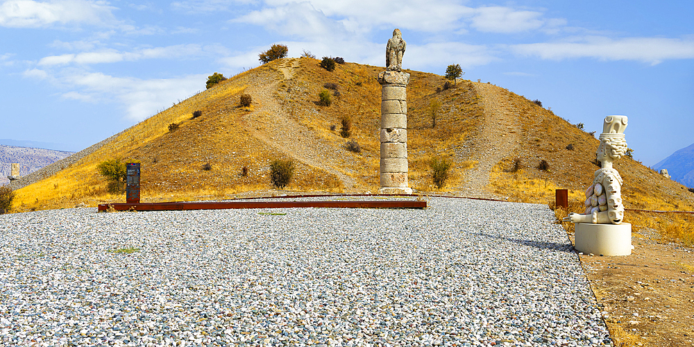 Karakus Tumulus, Funerary monument of Queen Isias and Princesses Antiochis and Aka, Adiyaman province, Turkey, Asia Minor, Asia