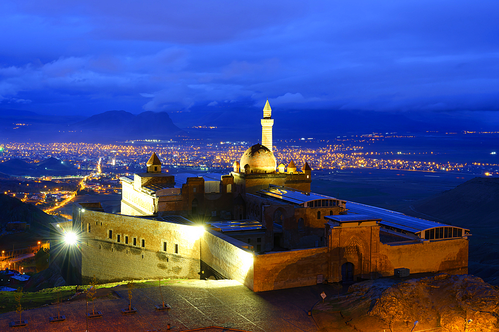 Ishak Pasha Palace at sunset, Dogubayazit, Turkey, Asia Minor, Asia