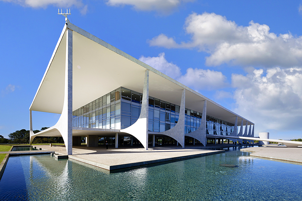 Planalto Palace (Presidential Offices), designed by Oscar Niemeyer, Three Powers Plaza, UNESCO World Heritage Site, Brasilia, Federal district, Brazil, South America