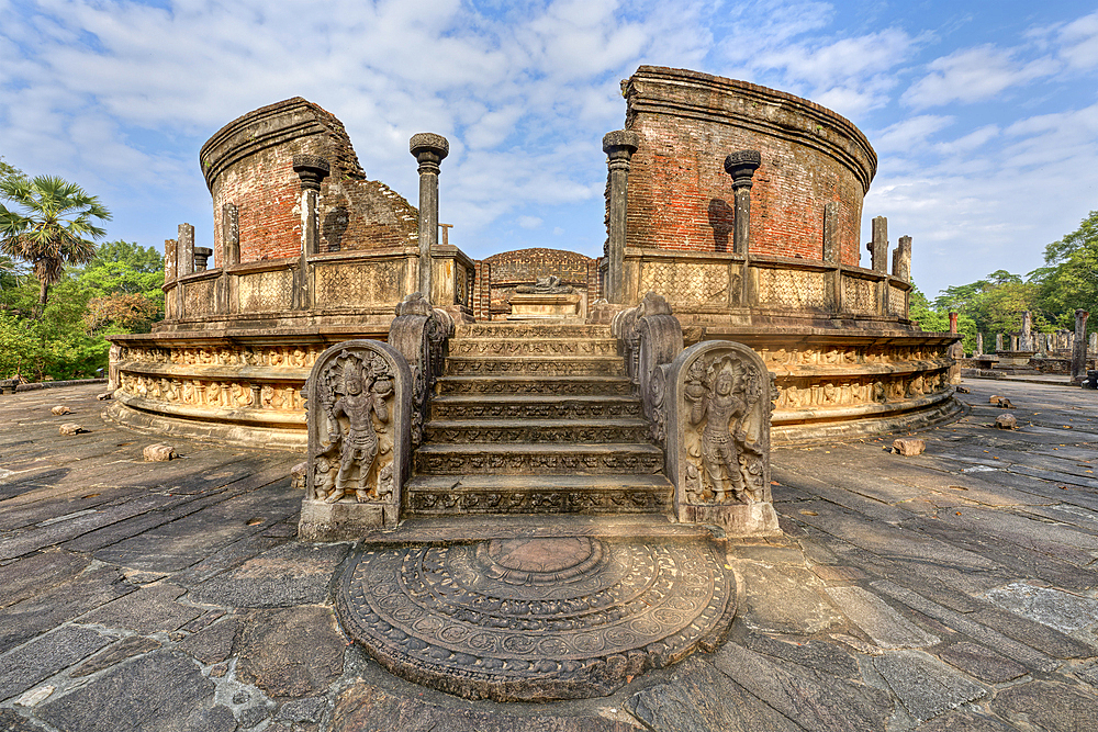 Vatadage circular temple, Polonnaruwa ruins of the garden-city created by Parakramabahu the Great in the 12th century, Polonnaruwa, Sri Lanka