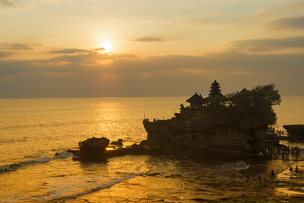 Pura Tanah Lot Temple at sunset, Bali, Indonesia, Southeast Asia, Asia