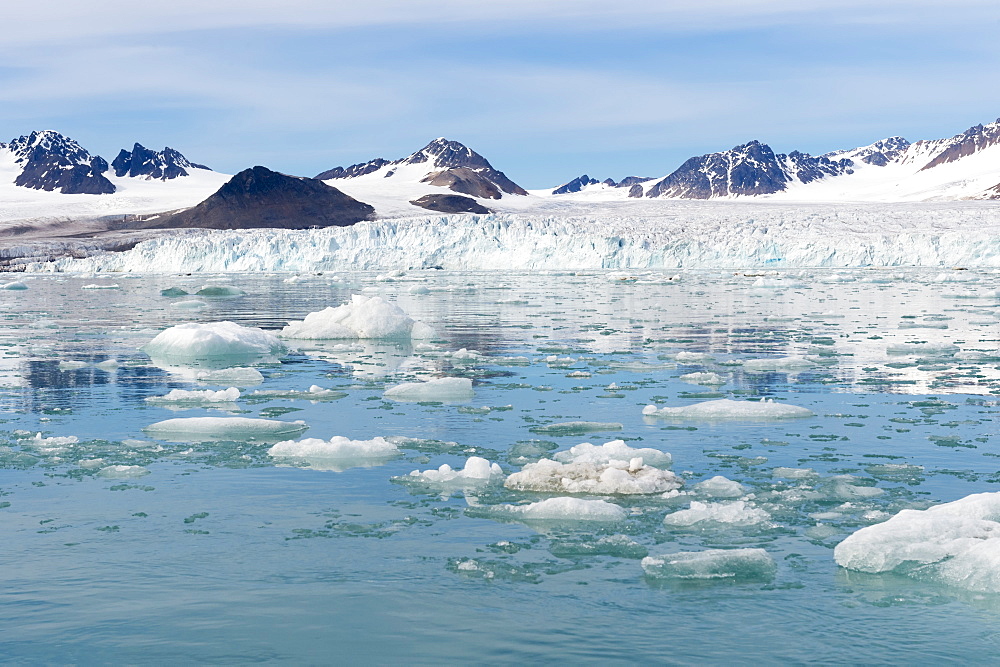 Lilliehook glacier in Lilliehook fjord, a branch of Cross Fjord, Spitsbergen Island, Svalbard Archipelago, Arctic, Norway, Scandinavia, Europe