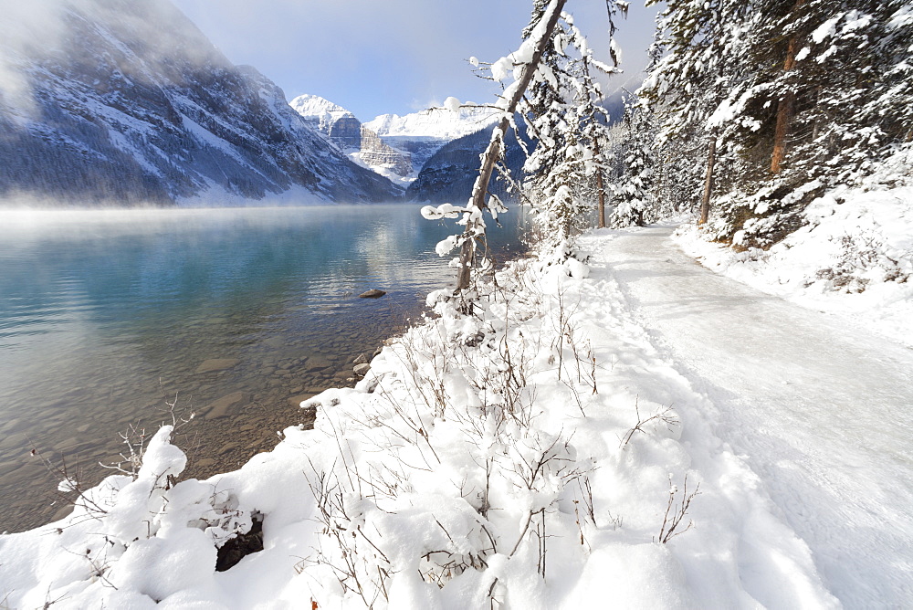 Path along Lake Louise, Banff National Park, UNESCO World Heritage Site, Rocky Mountains, Alberta, Canada, North America