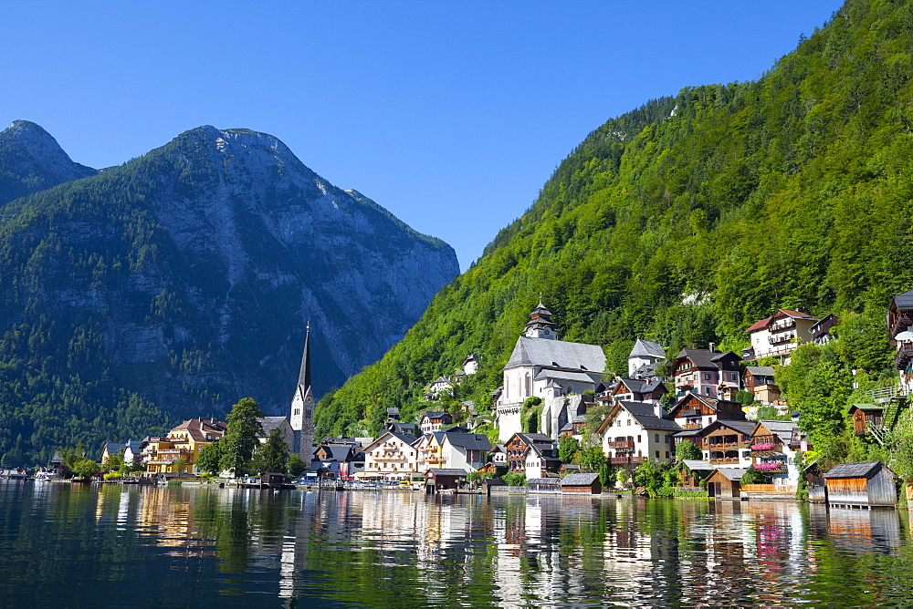 Village of Hallstatt, UNESCO World Heritage Site, Hallstattersee, Oberosterreich (Upper Austria), Austria, Europe