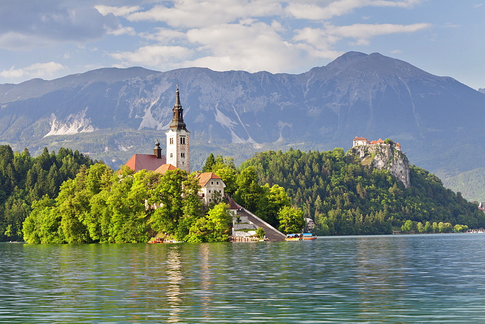 Blejski Otok Island with Santa Maria Church, Bled Castle, Lake Bled, Gorenjska, Julian Alps, Slovenia, Europe