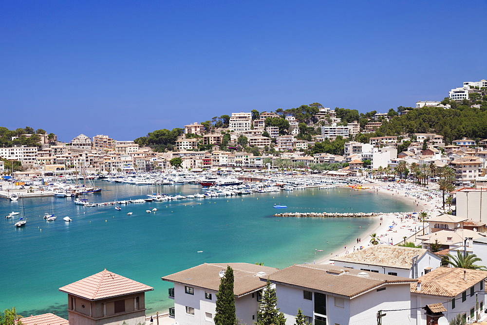 View over Port de Soller with port and beach, Majorca (Mallorca), Balearic Islands, Spain, Mediterranean, Europe